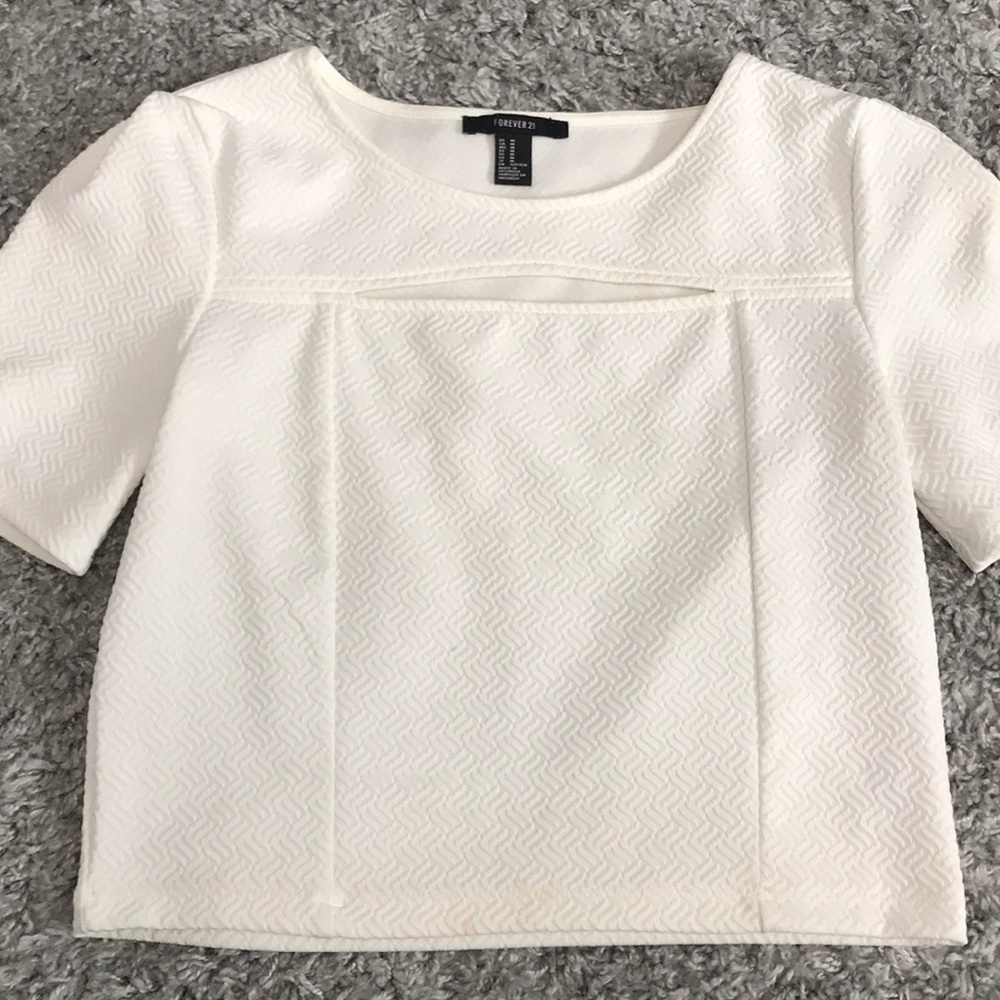 CROP TOP